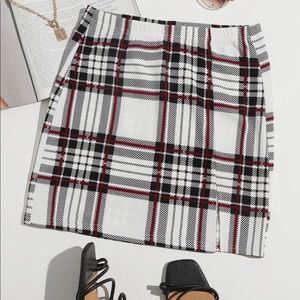 NWOT plaid mini stretch skirt